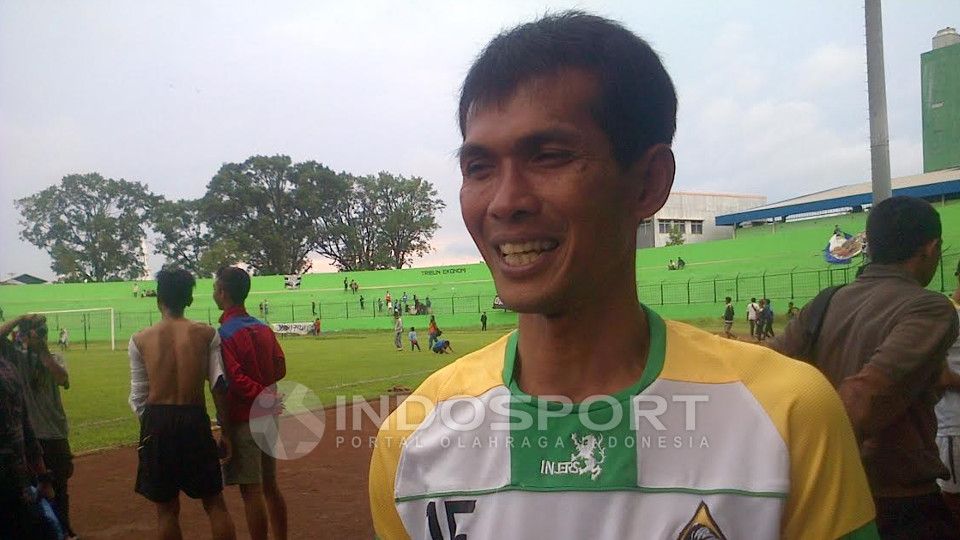 Siswantoro yang kini menjadi asisten pelatih Arema FC. Copyright: © Ian Setiawan/INDOSPORT